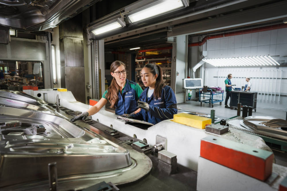 Engagement de BMW pour les femmes dans les carrières technologiques