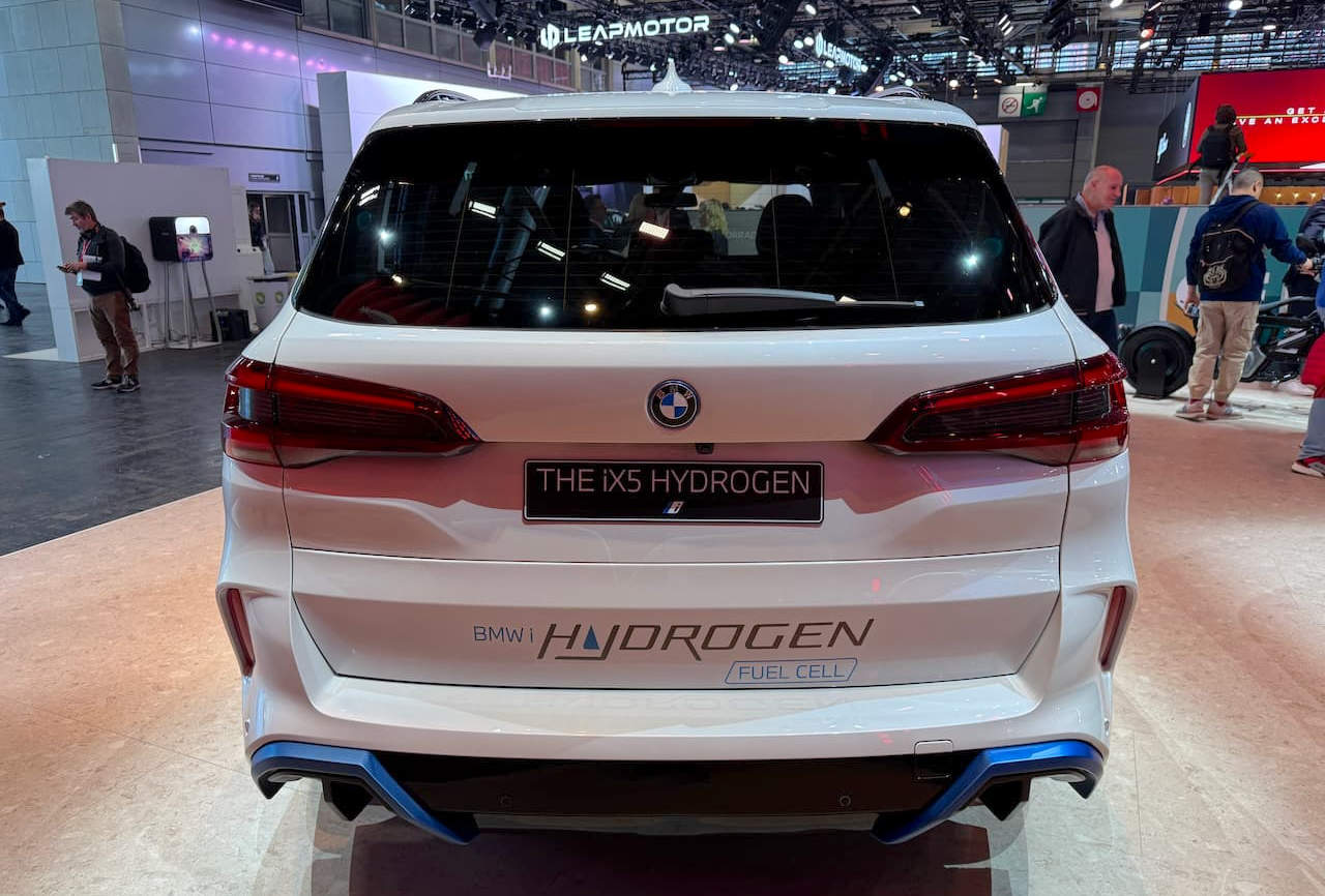 BMW iX5 Hydrogen - vue arrière